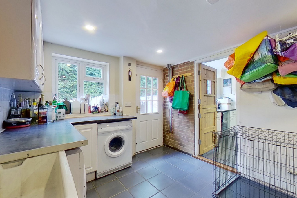 5 bed detached house for sale in Canterbury Road, Ashford 5