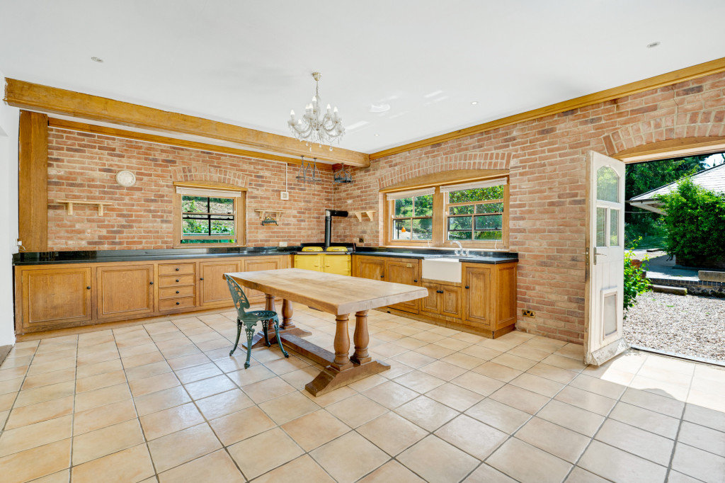 3 bed detached house for sale in Lynsore Bottom, Canterbury  - Property Image 9