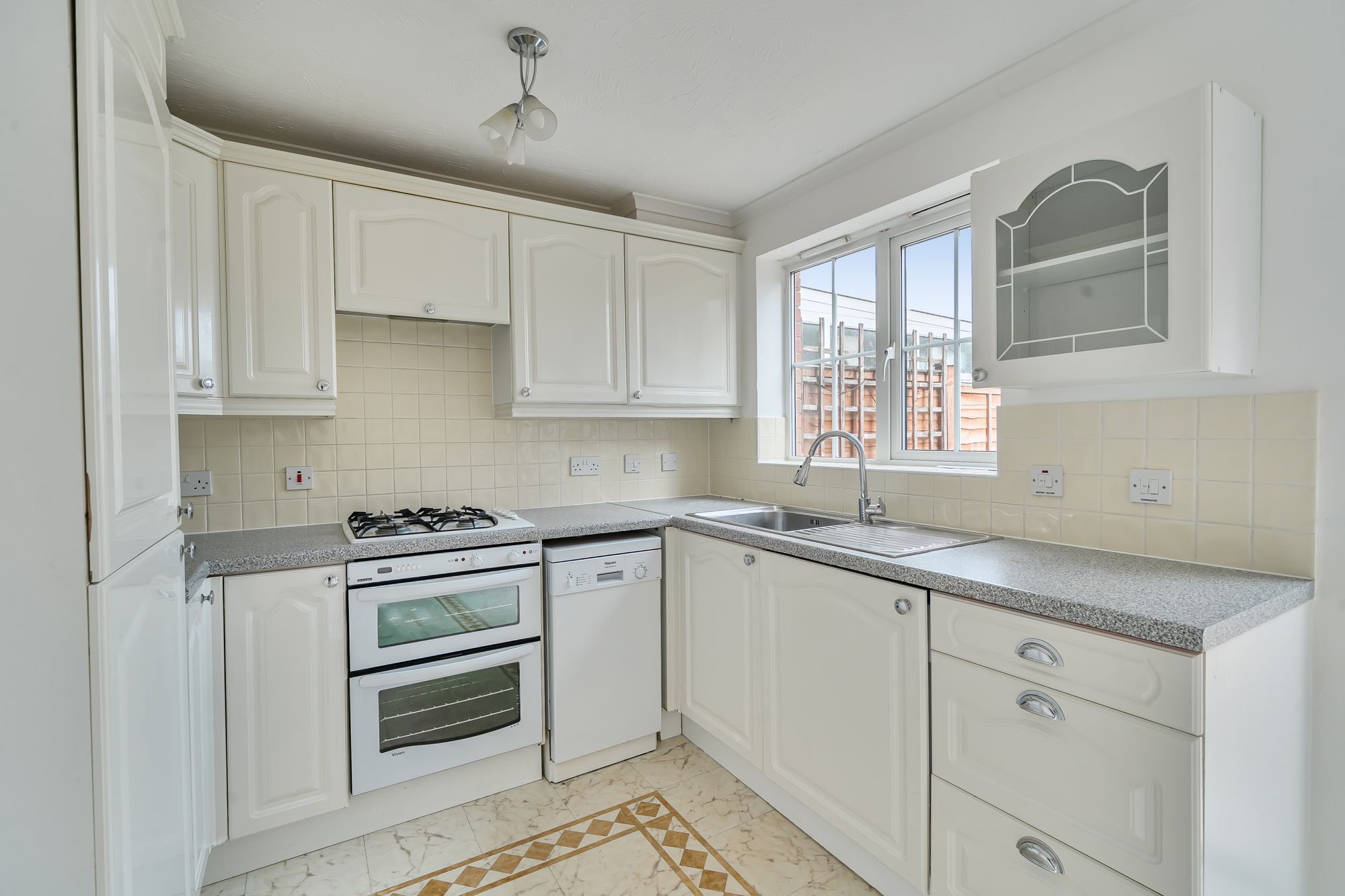 2 bed end of terrace house for sale in Wigeon Lane, Walton Cardiff, GL20  - Property Image 8