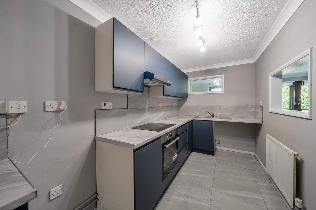 2 bed ground floor flat to rent in Cameron House, Lansdown  - Property Image 5
