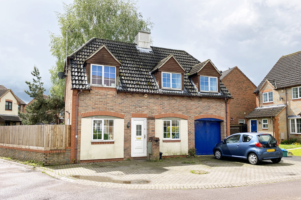 3 bed detached house to rent in Cullingham Close, Gloucester  - Property Image 1