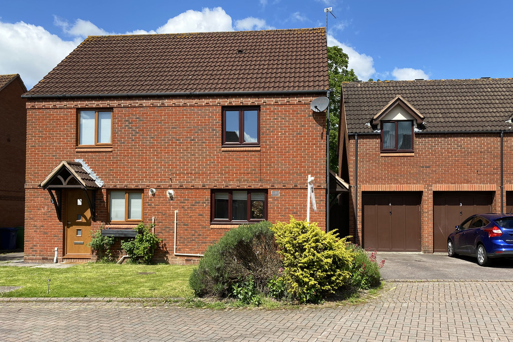 3 bed semi-detached house to rent in Berkeley Close, Hucclecote  - Property Image 1