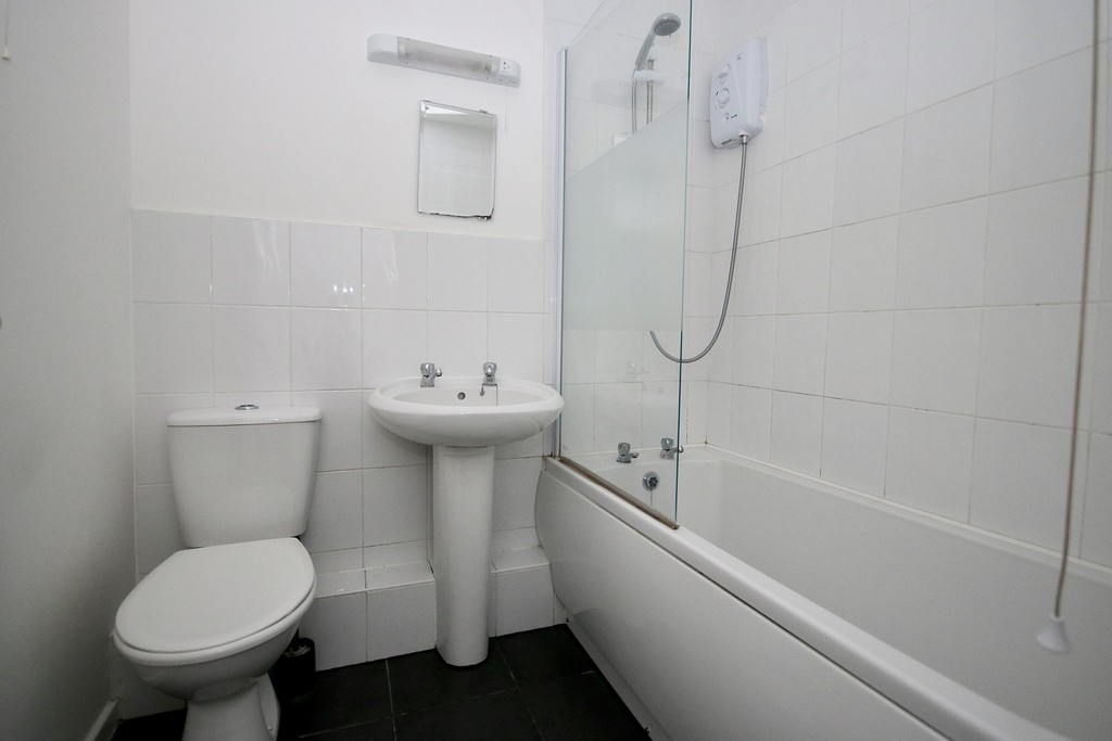 1 bed ground floor flat to rent in Overbury Road, Gloucester  - Property Image 6