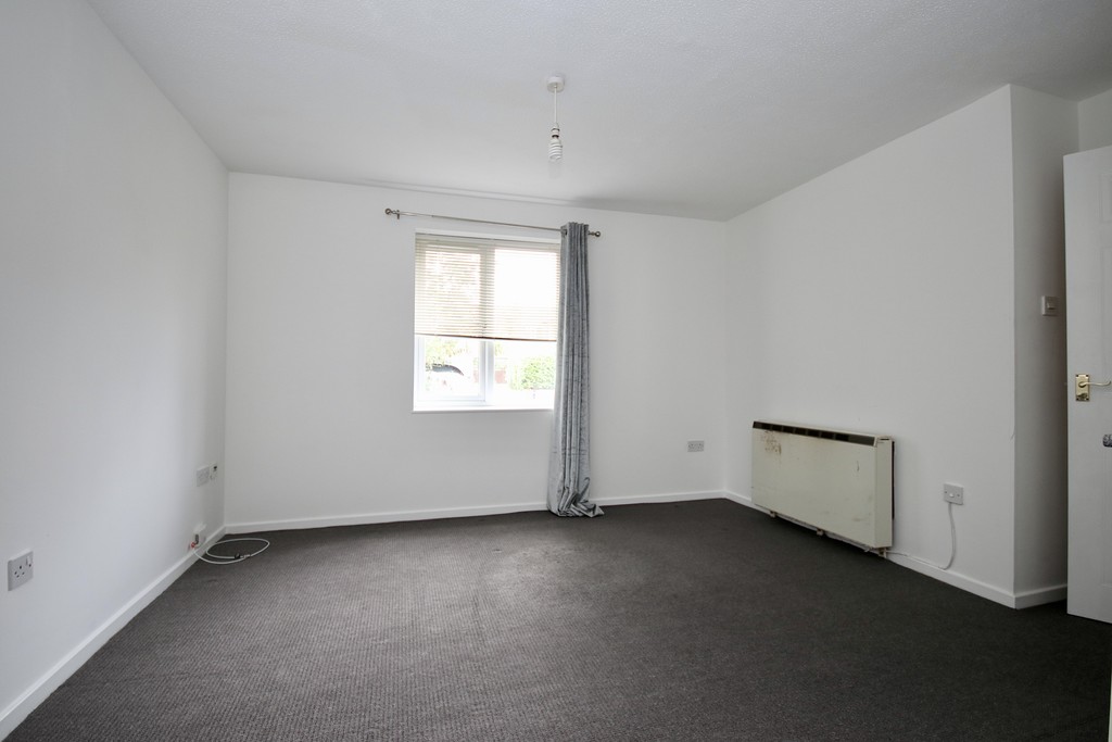 1 bed ground floor flat to rent in Overbury Road, Gloucester  - Property Image 2