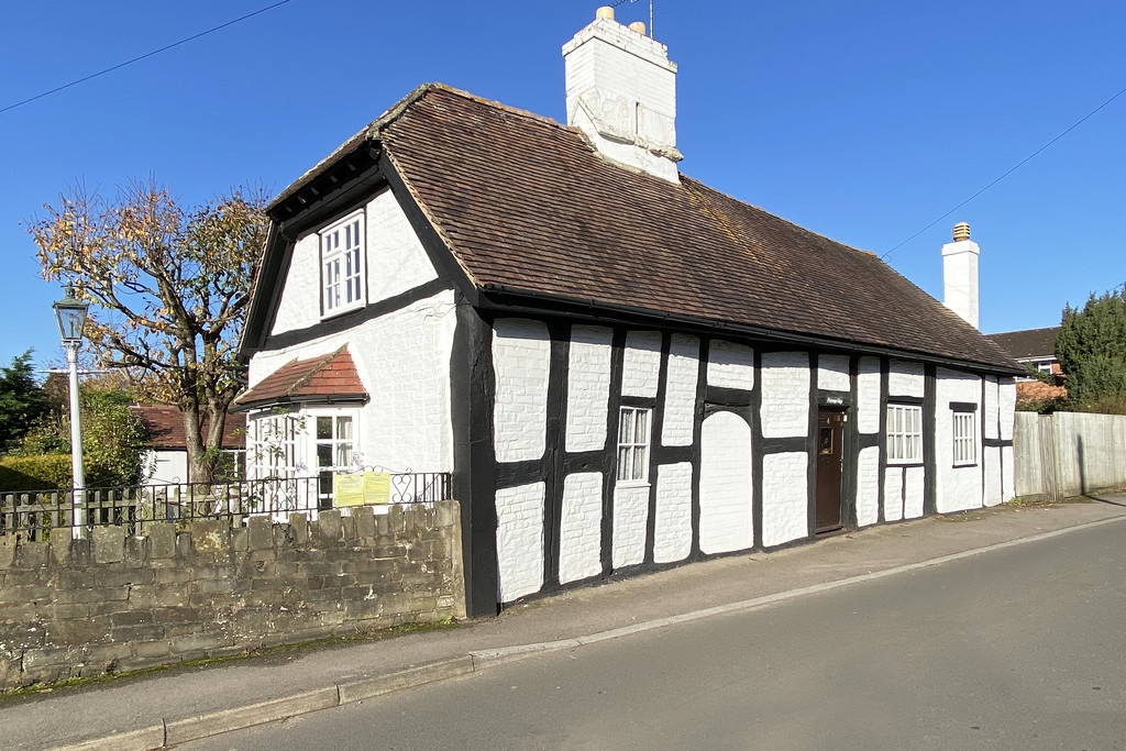3 bed cottage for sale in Green Lane, Gloucester  - Property Image 1