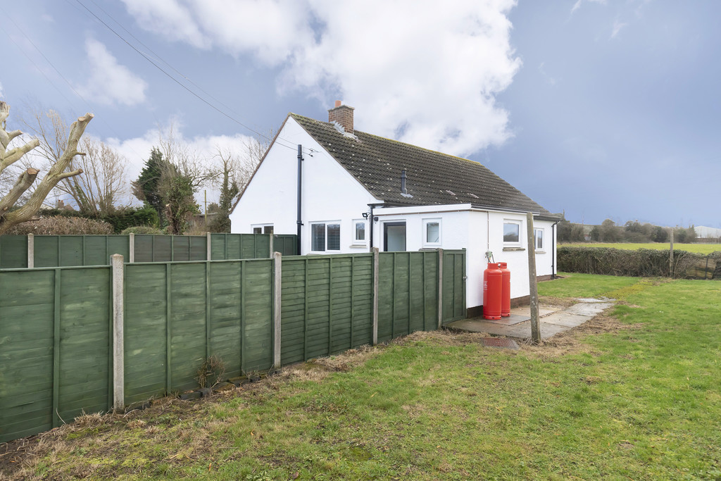3 bed detached bungalow to rent in Drymeadow Lane, Innsworth  - Property Image 10