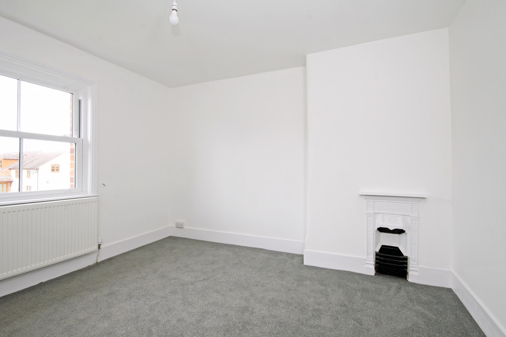 3 bed semi-detached house to rent in Tewkesbury Road, Longford  - Property Image 7