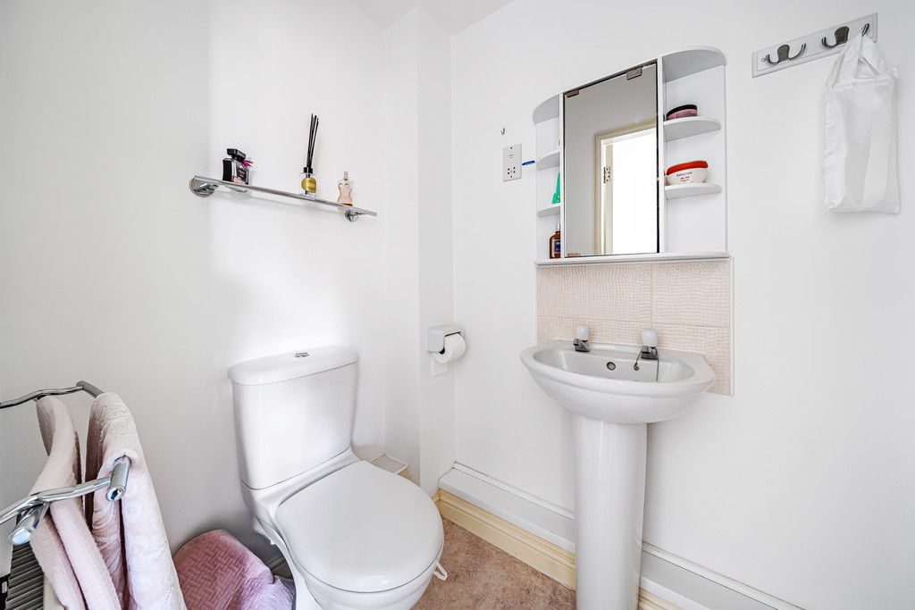 2 bed flat for sale in Victoria House, off Mayhill Way  - Property Image 10