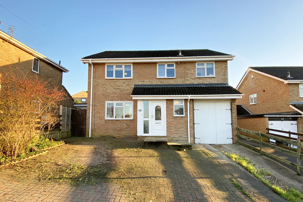 5 bed detached house for sale in Drivemoor, Gloucester 0