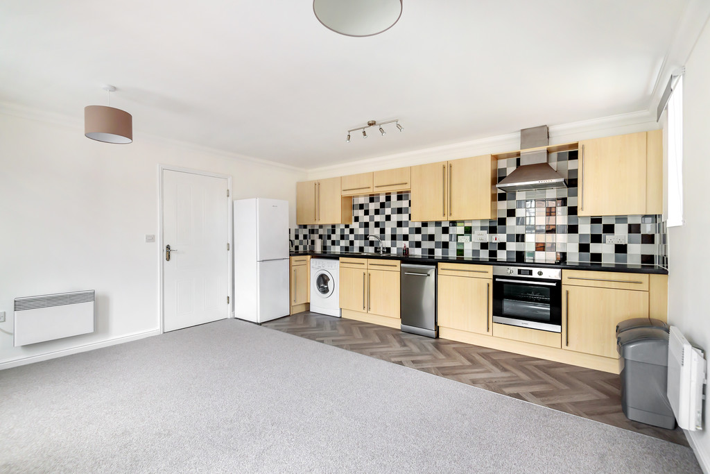 1 bed flat to rent in St James House, Nr To Glos. Royal Hospital  - Property Image 2