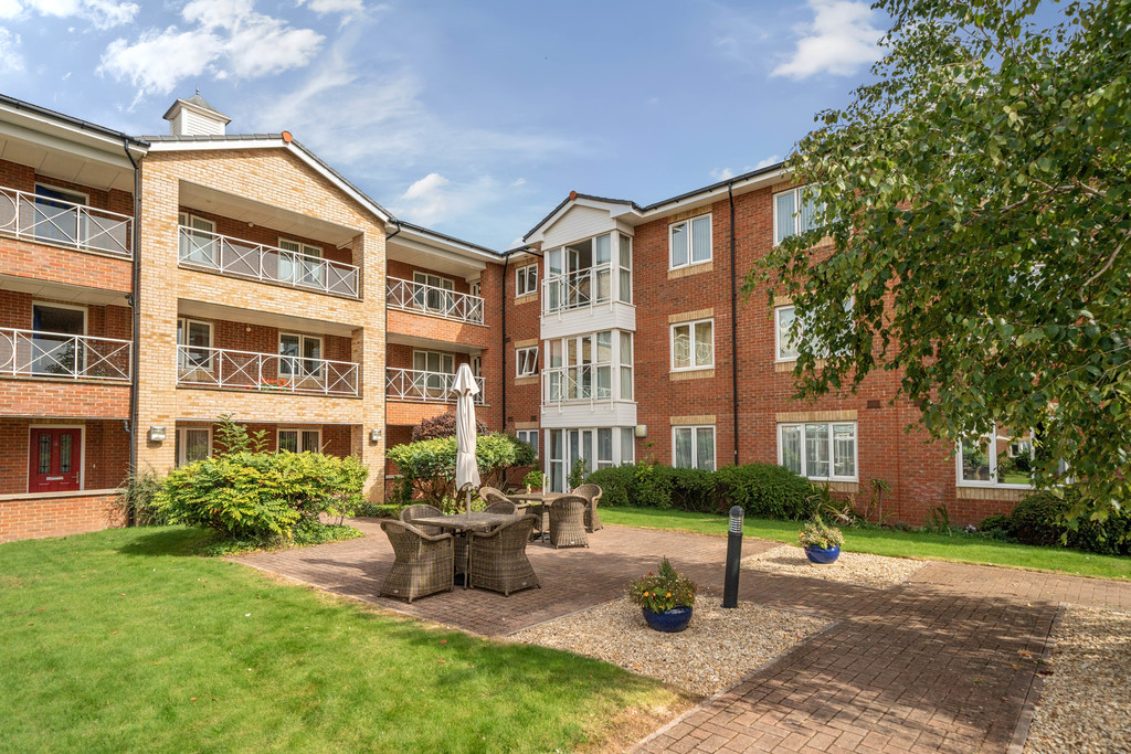 2 bed apartment for sale in Queen Anne Court, Quedgeley  - Property Image 10