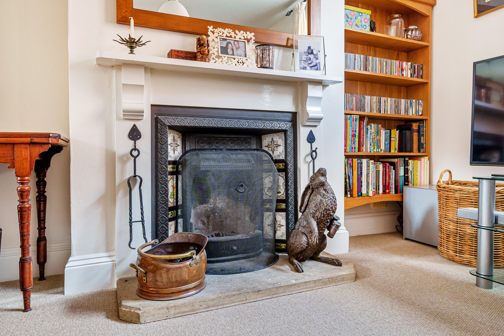 2 bed terraced house for sale in Victoria Cottages, Tewkesbury  - Property Image 3