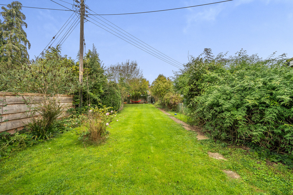 3 bed semi-detached house for sale in Hill Close, Lower Westmancote  - Property Image 14