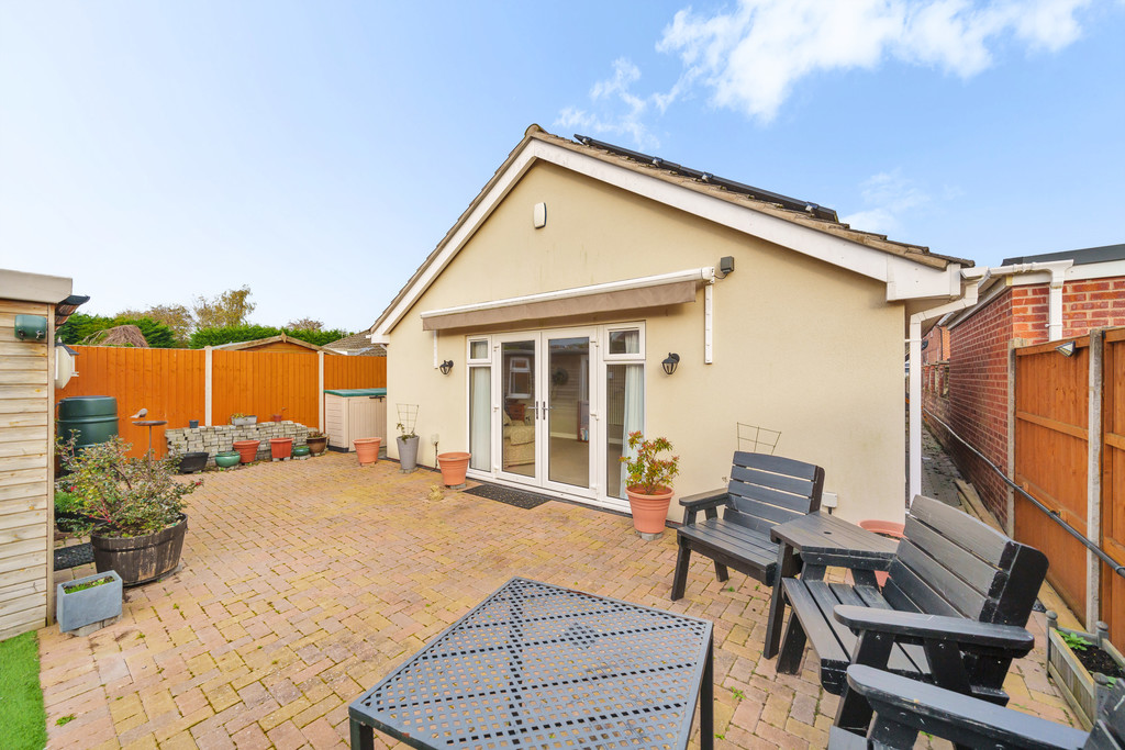 1 bed detached bungalow for sale in Newtown Lane, Tewkesbury  - Property Image 11