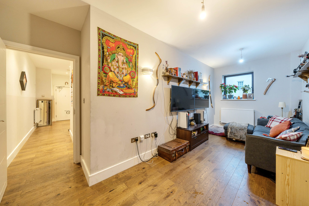 2 bed ground floor flat for sale in Park Road, Gloucester  - Property Image 3