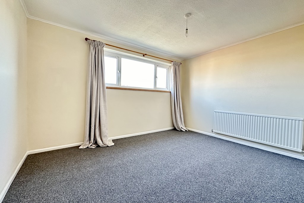 2 bed end of terrace house for sale in Fieldcourt Gardens, Quedgeley  - Property Image 4