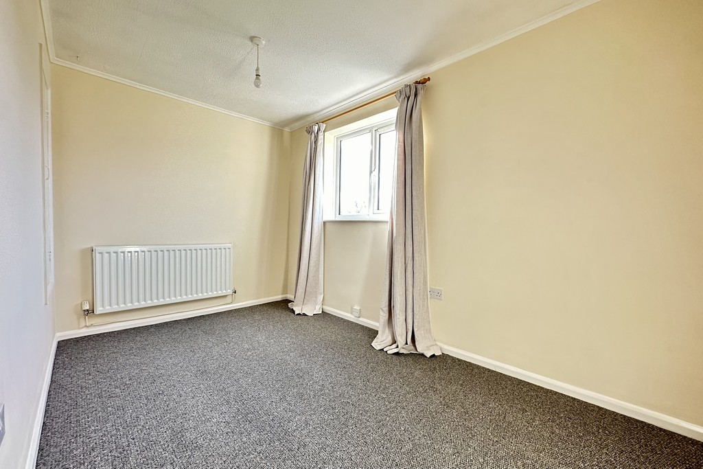 2 bed end of terrace house for sale in Fieldcourt Gardens, Quedgeley  - Property Image 5