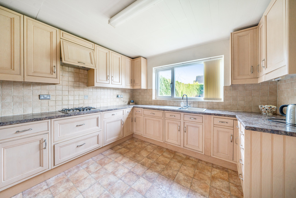 3 bed detached house for sale in Lassington Lane, Highnam  - Property Image 8