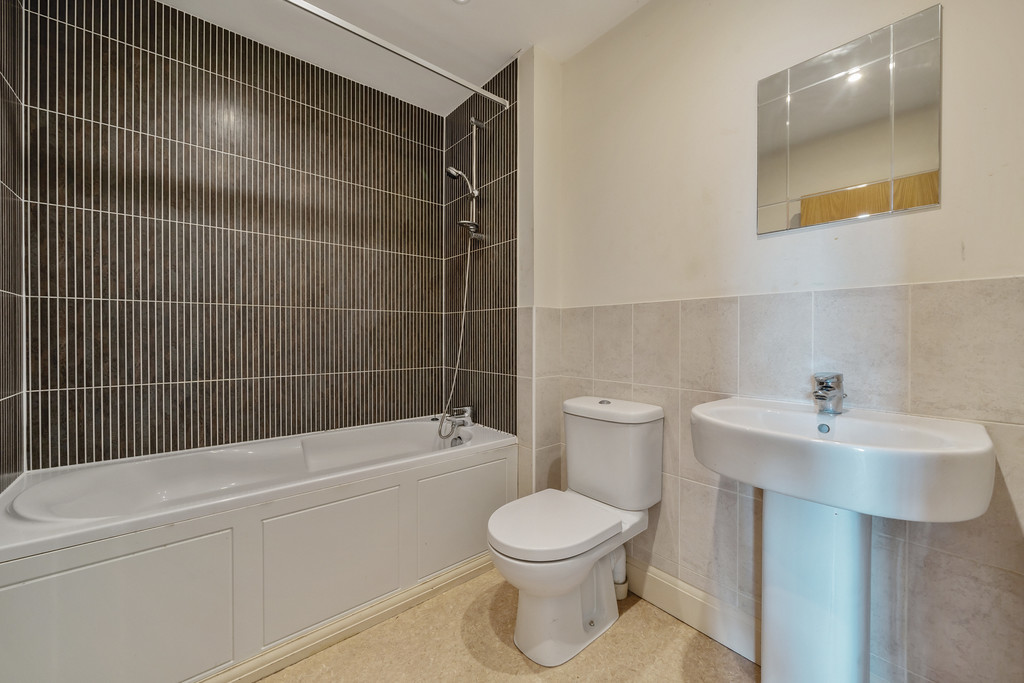 3 bed semi-detached house for sale in Lancaster Grove, Gloucester  - Property Image 10