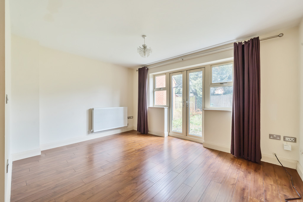 3 bed semi-detached house for sale in Lancaster Grove, Gloucester  - Property Image 3