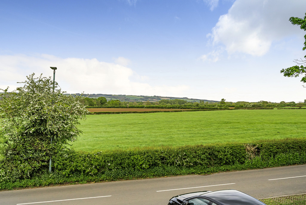 4 bed semi-detached house for sale in Hardwick Bank Road, Tewkesbury  - Property Image 10