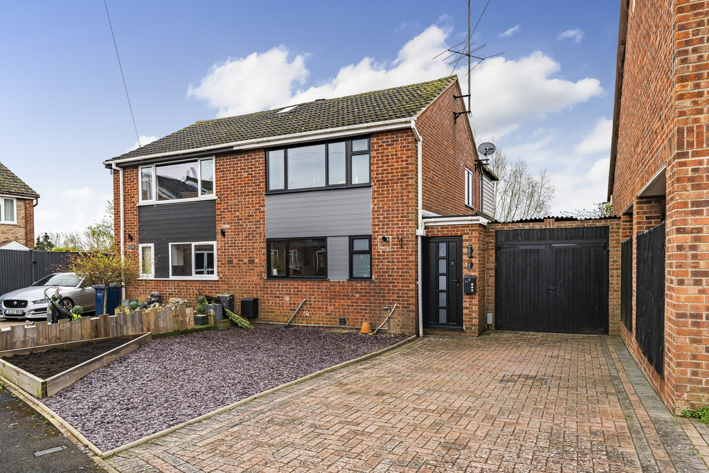 3 bed semi-detached house for sale in Churchill Grove, Tewkesbury - Property Image 1