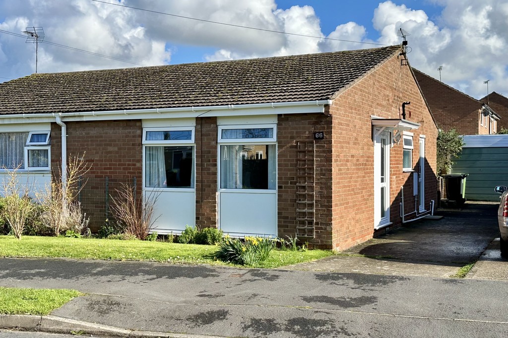 2 bed semi-detached bungalow for sale in Blenheim Drive, Bredon - Property Image 1