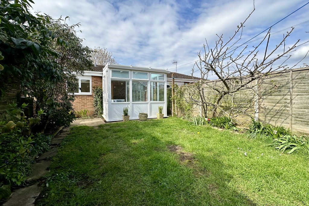 2 bed semi-detached bungalow for sale in Blenheim Drive, Bredon  - Property Image 10