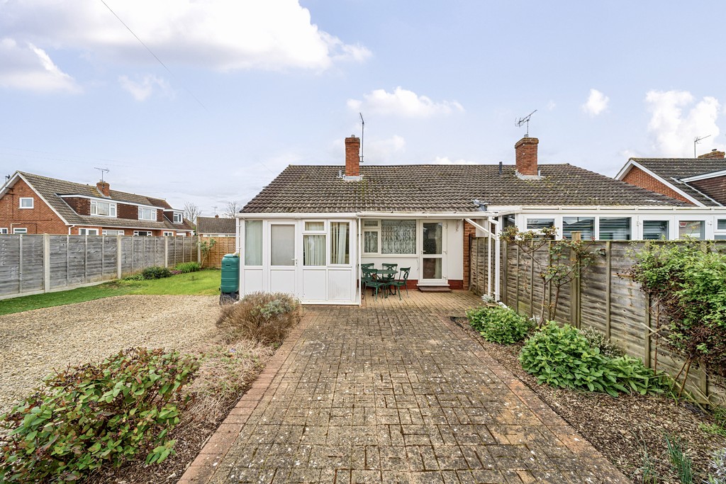 2 bed semi-detached bungalow for sale in Hazelcroft, Churchdown  - Property Image 10