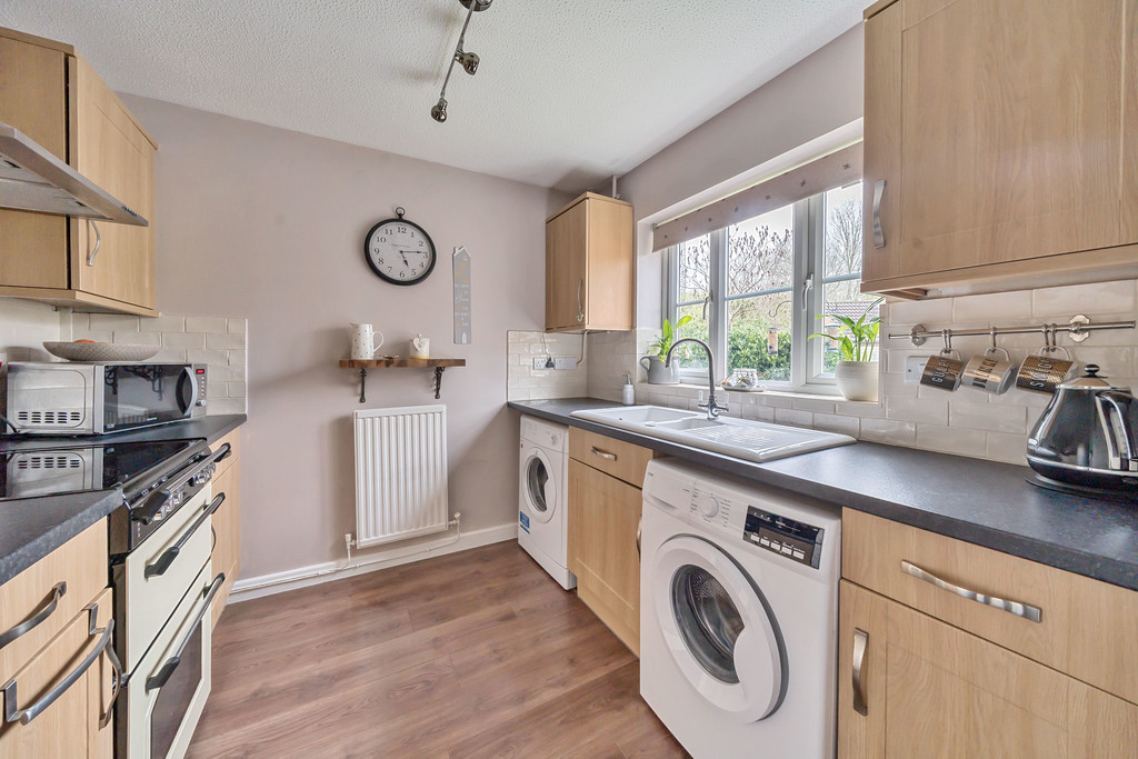 2 bed terraced house for sale in Claudians Close, Abbeymead  - Property Image 3