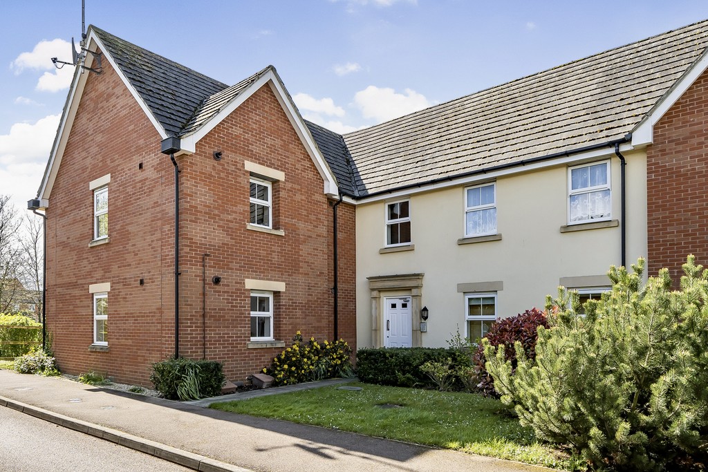 2 bed apartment for sale in Appleyard Close, Uckington - Property Image 1