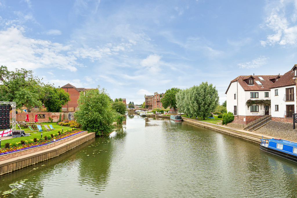 2 bed cottage for sale in Mythe Road, Tewkesbury  - Property Image 2