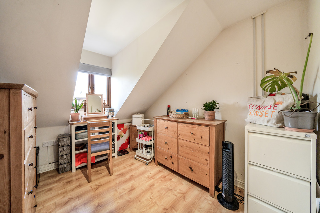 5 bed link detached house for sale in Brensham Court  - Property Image 12