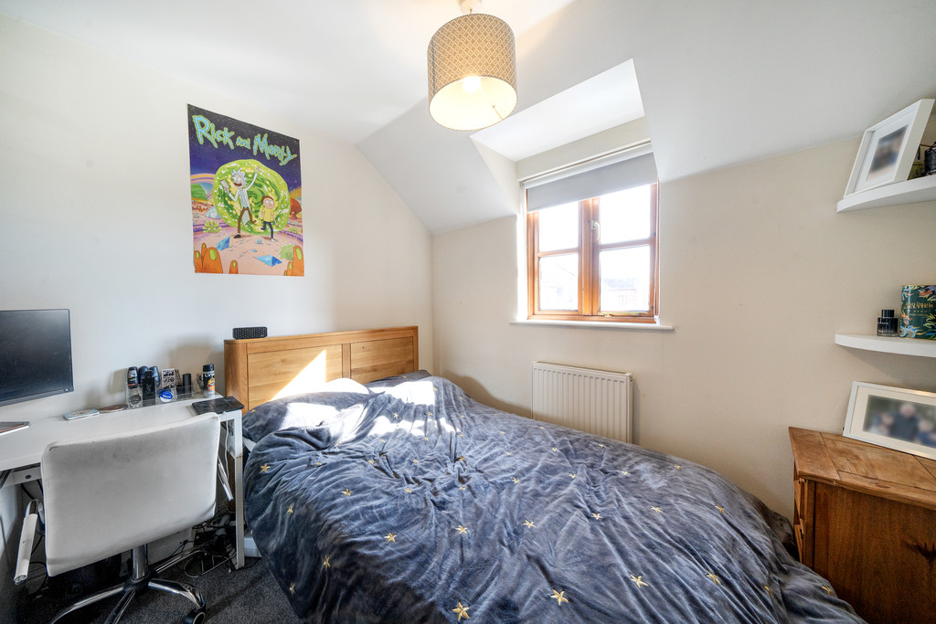 5 bed link detached house for sale in Brensham Court  - Property Image 9