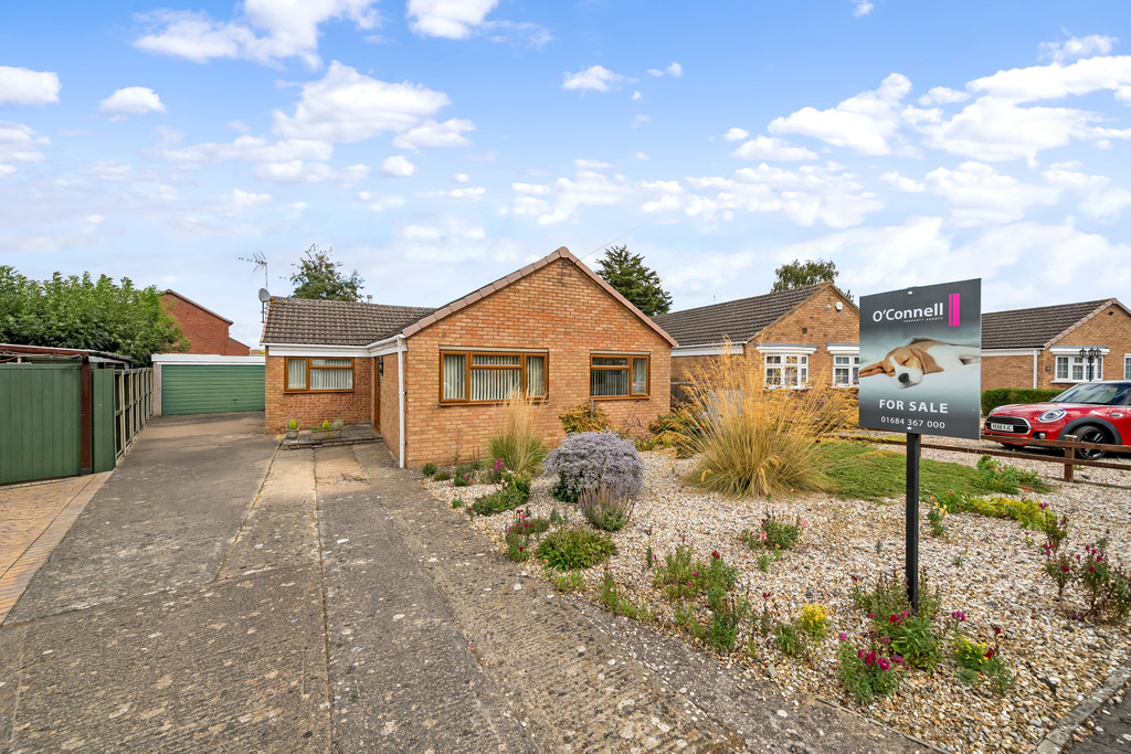 3 bed detached bungalow for sale in Thistle Downs, Northway  - Property Image 1