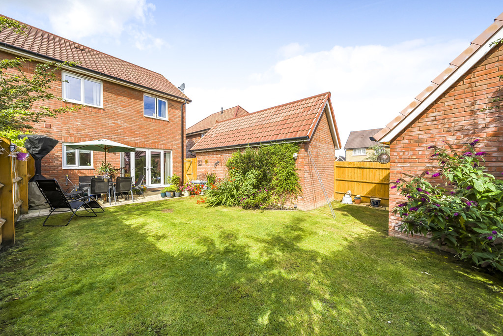 3 bed semi-detached house for sale in Honeysuckle Avenue, Edge Of Leckhampton  - Property Image 14