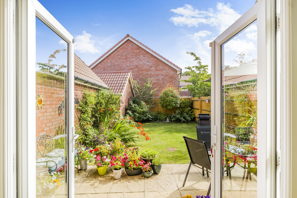 3 bed semi-detached house for sale in Honeysuckle Avenue, Edge Of Leckhampton  - Property Image 6