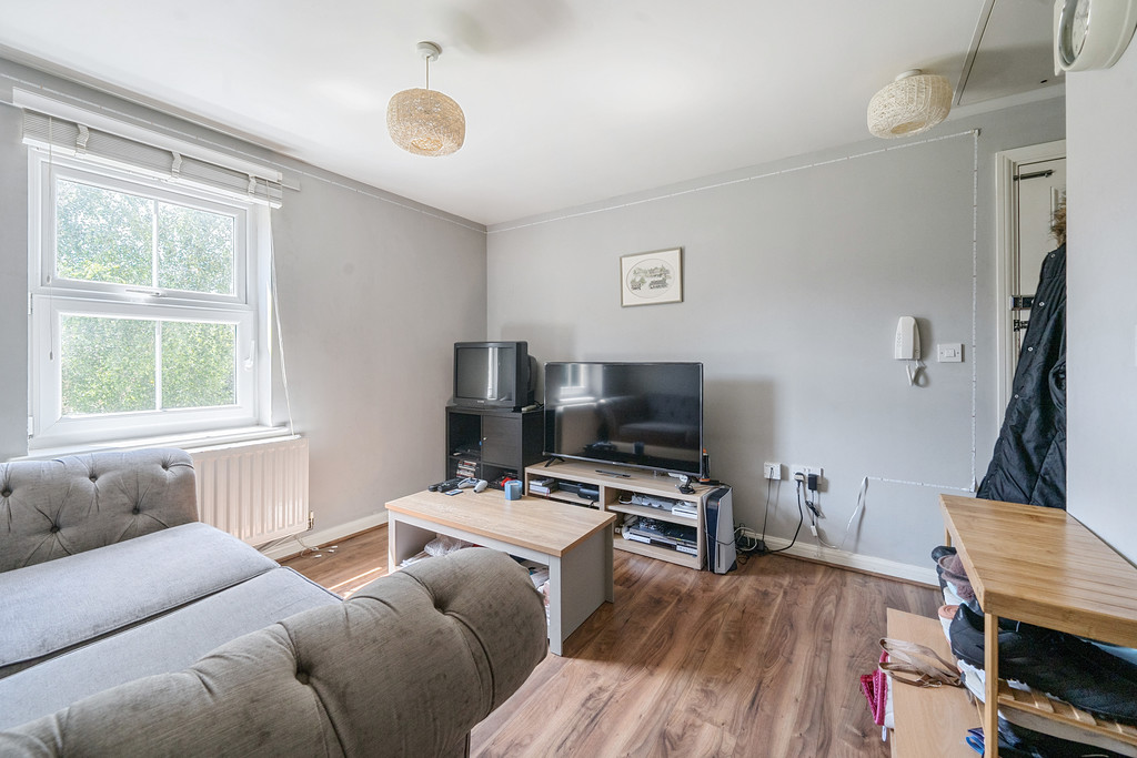 1 bed flat for sale in Appleyard Close, Uckington  - Property Image 2