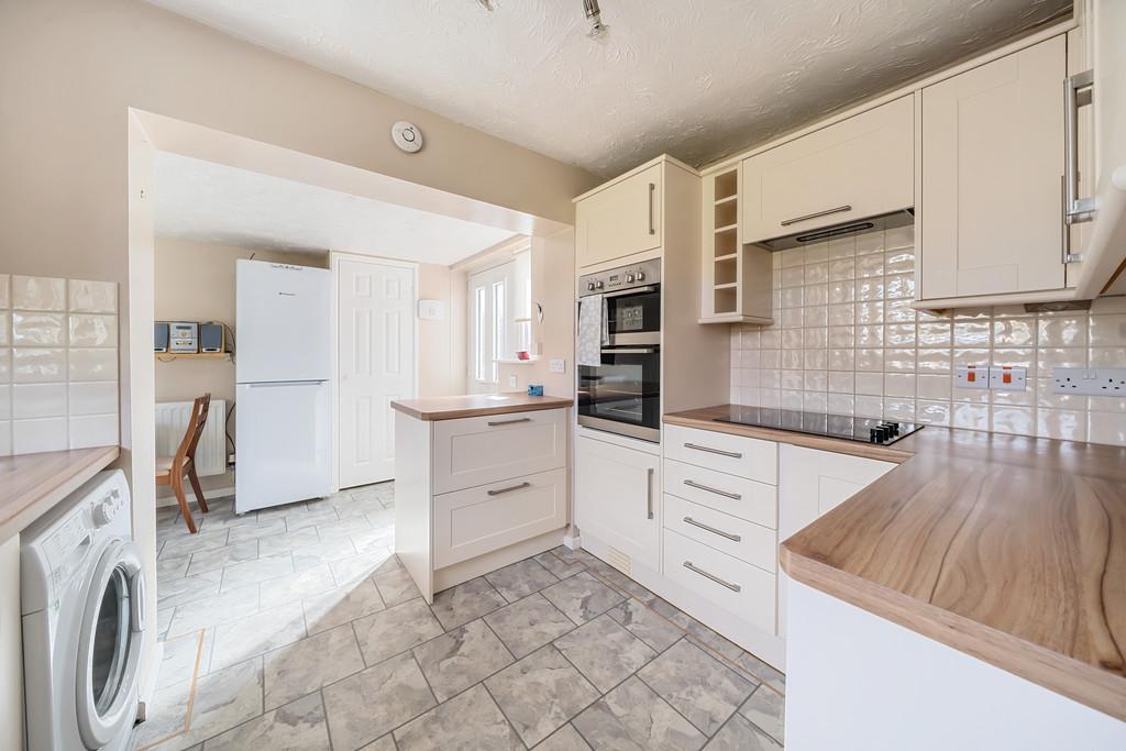 3 bed semi-detached bungalow for sale in Plantation Crescent, Bredon  - Property Image 5