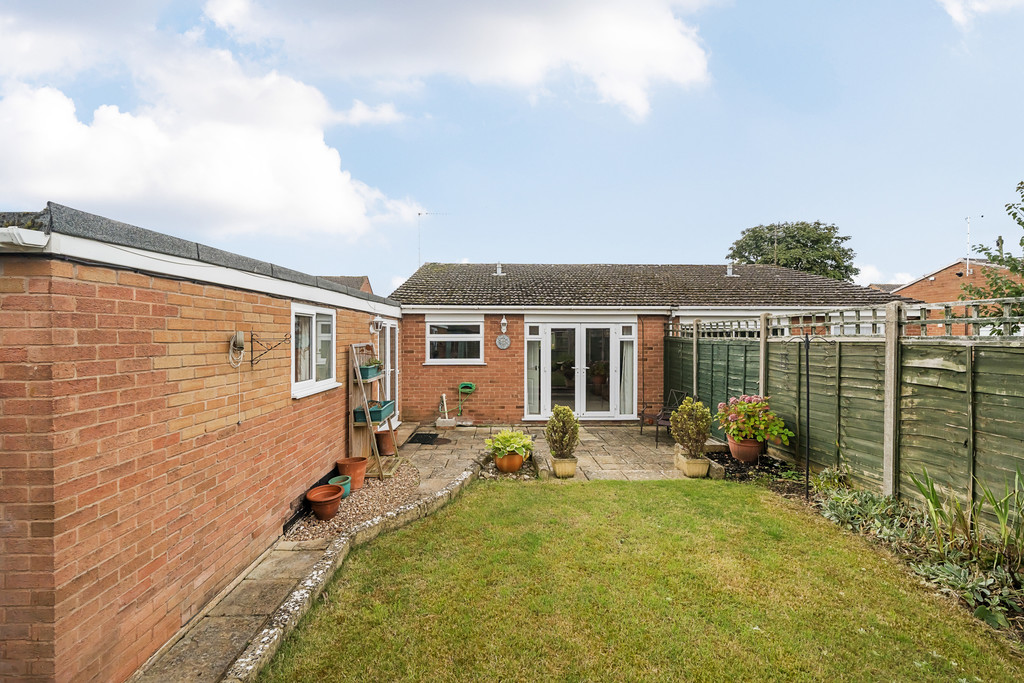 3 bed semi-detached bungalow for sale in Plantation Crescent, Bredon  - Property Image 12