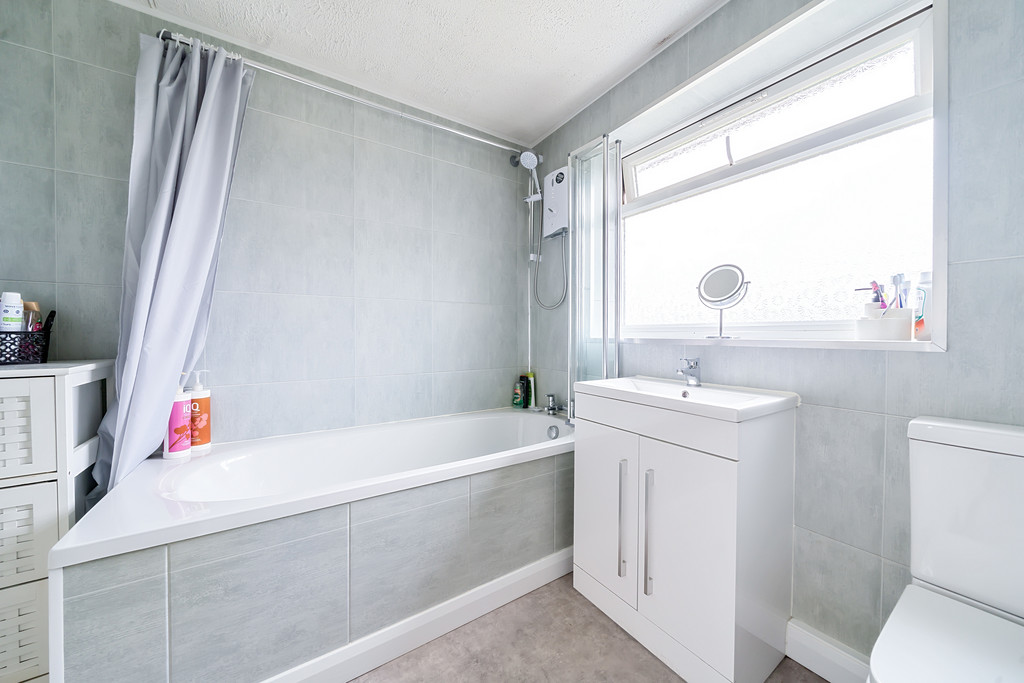 3 bed end of terrace house for sale in Oak Drive, Northway  - Property Image 10