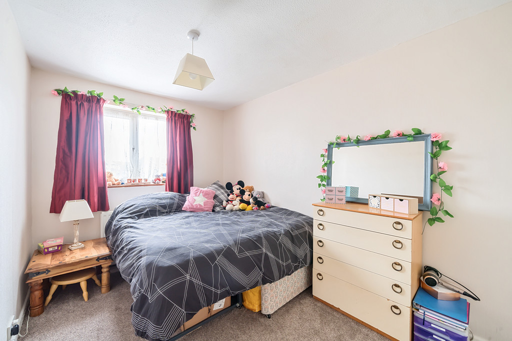 3 bed end of terrace house for sale in Oak Drive, Northway  - Property Image 8