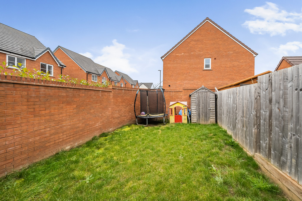 3 bed semi-detached house for sale in Court Farm Close, Pamington  - Property Image 12