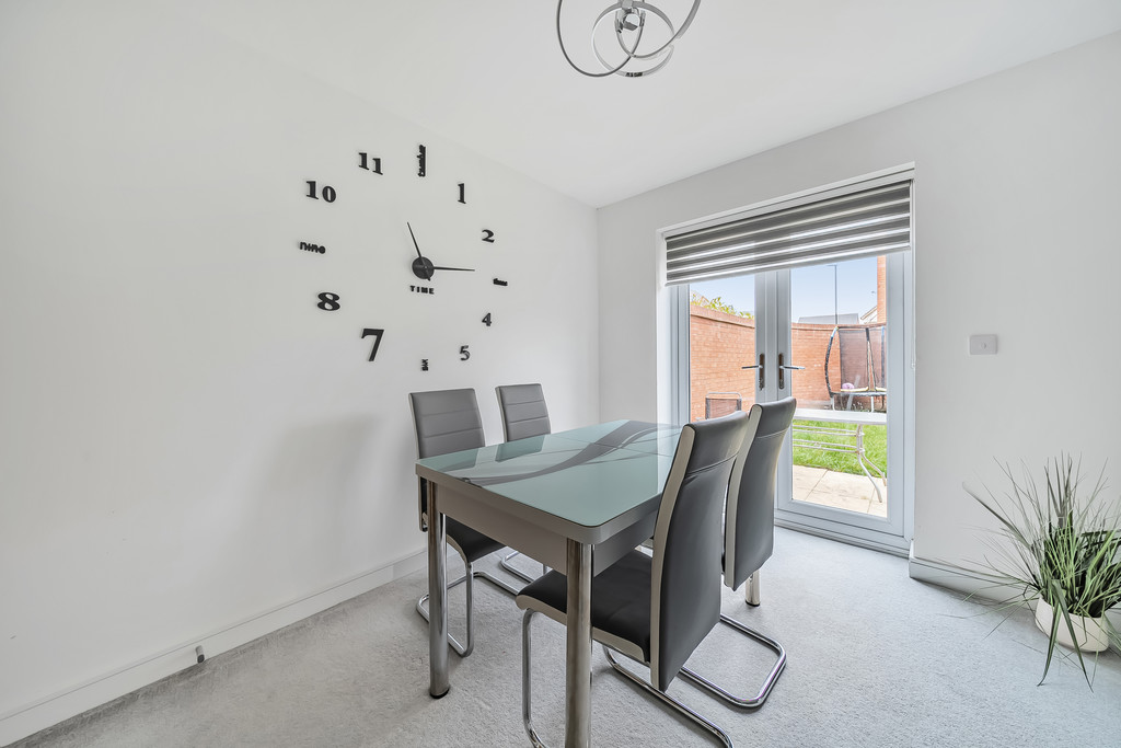 3 bed semi-detached house for sale in Court Farm Close, Pamington  - Property Image 4