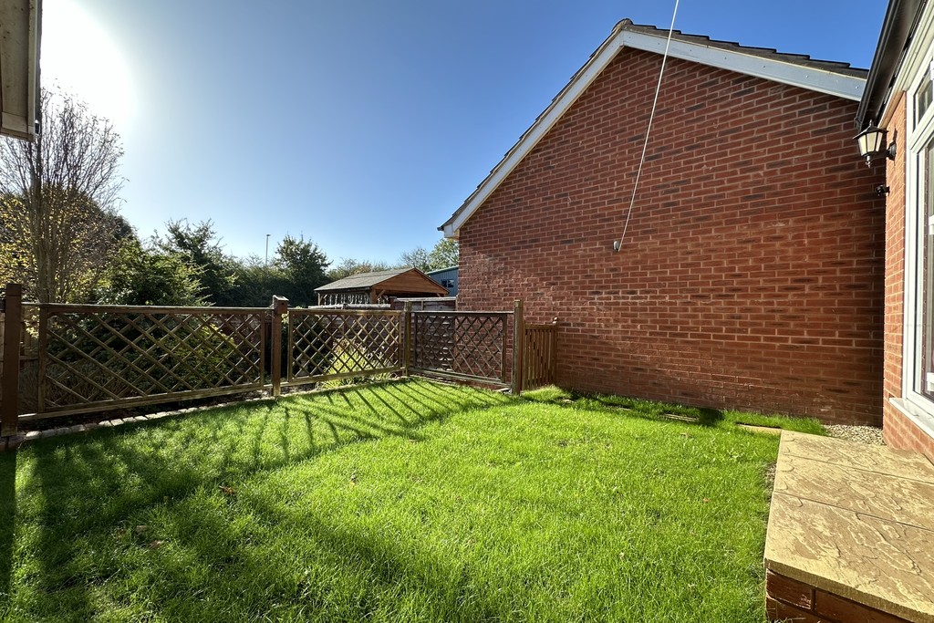 3 bed end of terrace house for sale in Davey Road, Northway  - Property Image 14