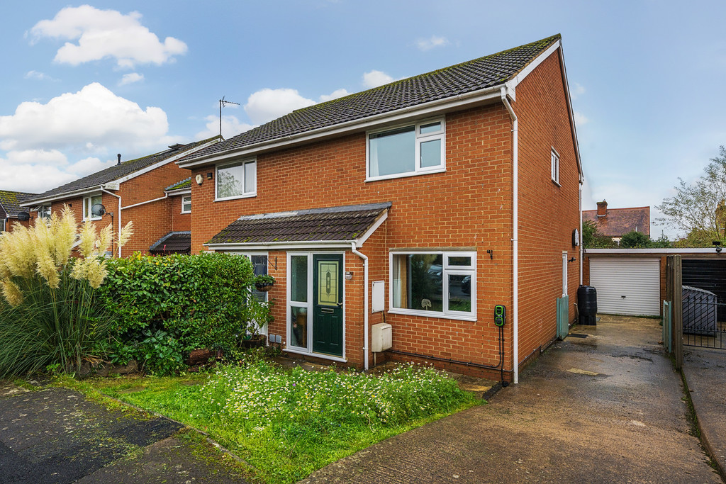 3 bed semi-detached house for sale in Springfield, Newtown  - Property Image 1