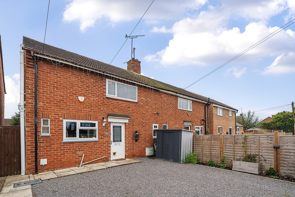 2 bed semi-detached house for sale in York Road, Tewkesbury  - Property Image 1