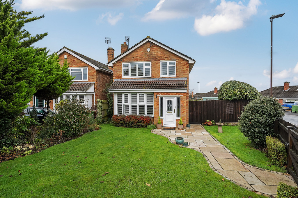 3 bed detached house for sale in Brookfield Road, Gloucester  - Property Image 1