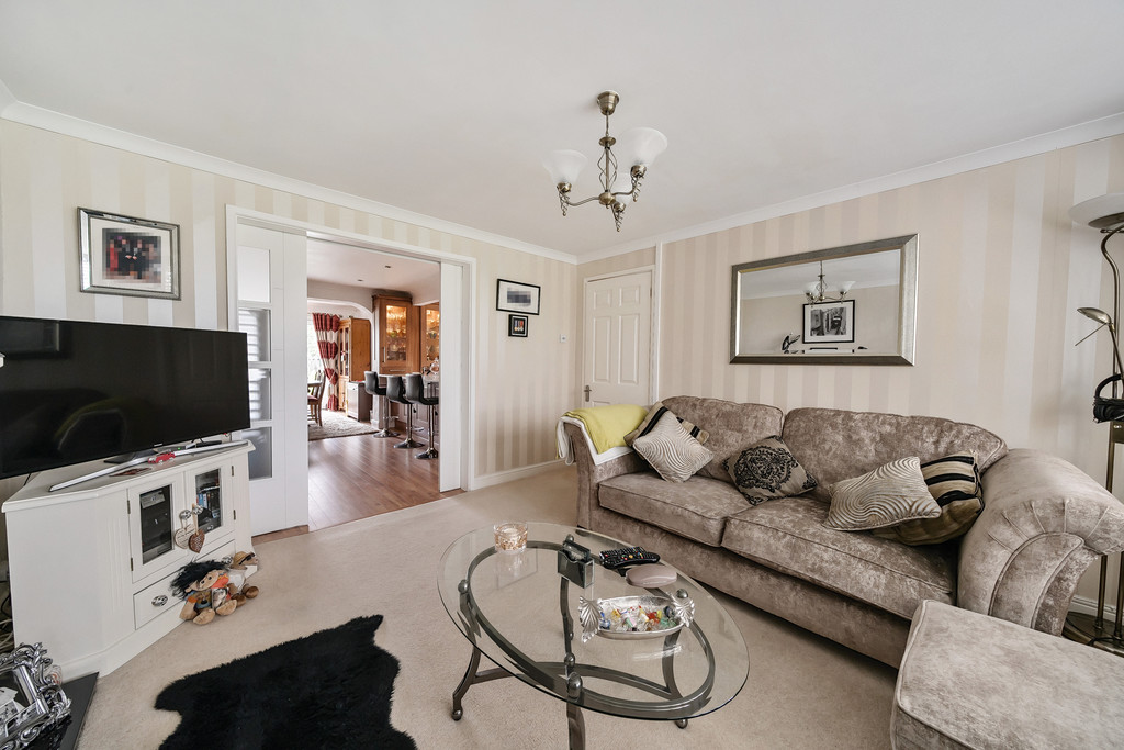 3 bed detached house for sale in Brookfield Road, Gloucester  - Property Image 4