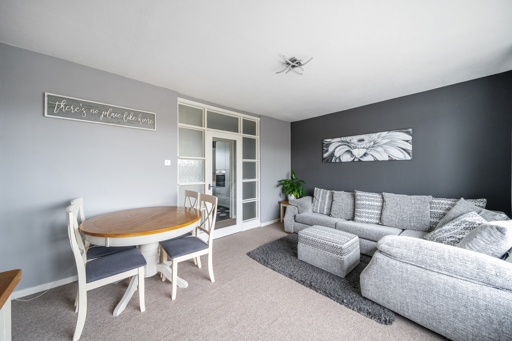 2 bed flat for sale in Sterling Court, Cheltenham  - Property Image 3